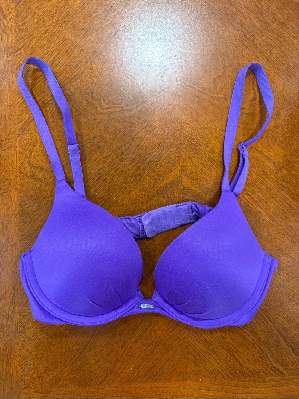 Victoria’s Secret 32B Fabulous Push Up Bra